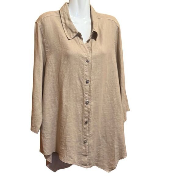CMC womens top Sz XL 100% linen asymmetrical slit hem tan shell button front NWT - Picture 3 of 9